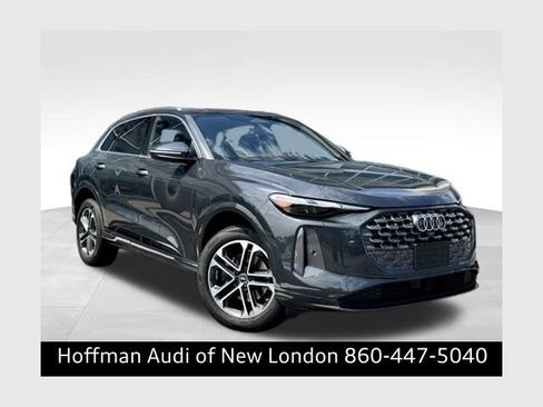 Certified 2025 Audi Q5 Premium w/ Convenience Package AWD/4WD image 1
