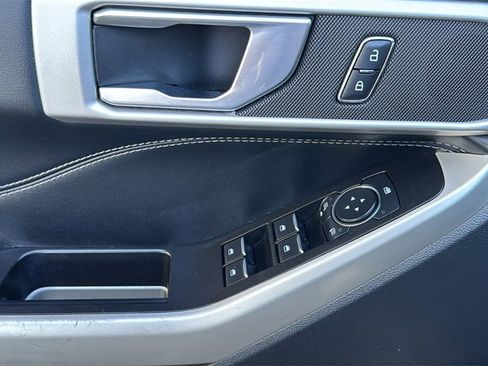 Certified 2021 Ford Explorer XLT w/ Equipment Group 202A image 19