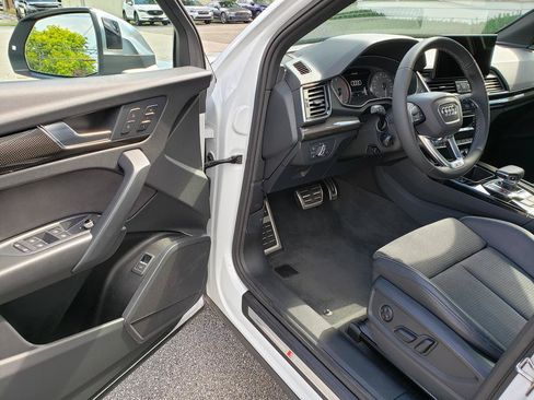 Used 2024 Audi SQ5 Premium w/ Convenience Package AWD/4WD image 9