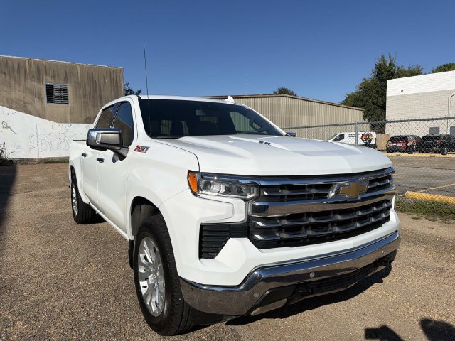 Used 2023 Chevrolet Silverado 1500 LTZ w/ LTZ Convenience Package II AWD/4WD image 4