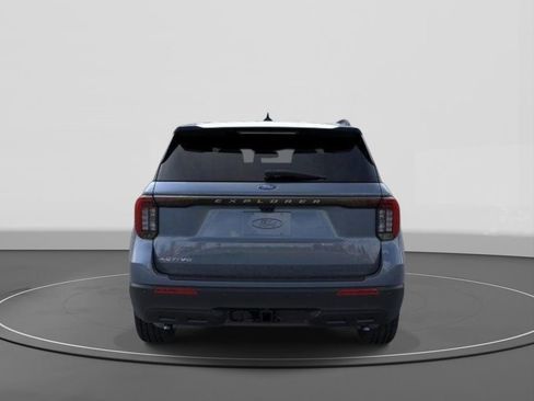 New 2026 Ford Explorer Active RWD image 5