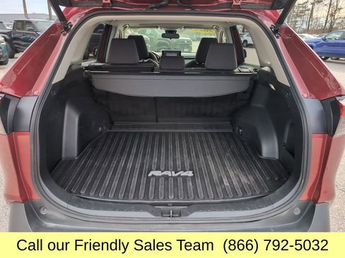 Used 2022 Toyota RAV4 XLE image 22