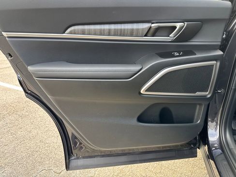 New 2025 Kia Telluride EX image 22