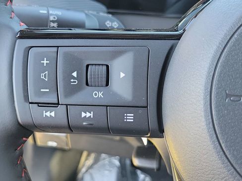 New 2026 Nissan Kicks SR w/ Illumination Package FWD image 8