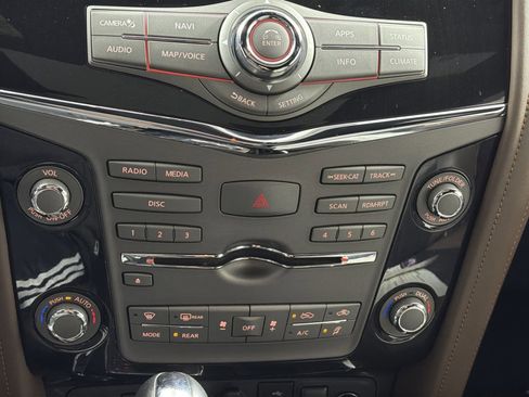 Used 2020 Nissan Armada Platinum w/ Platinum Reserve Package image 21