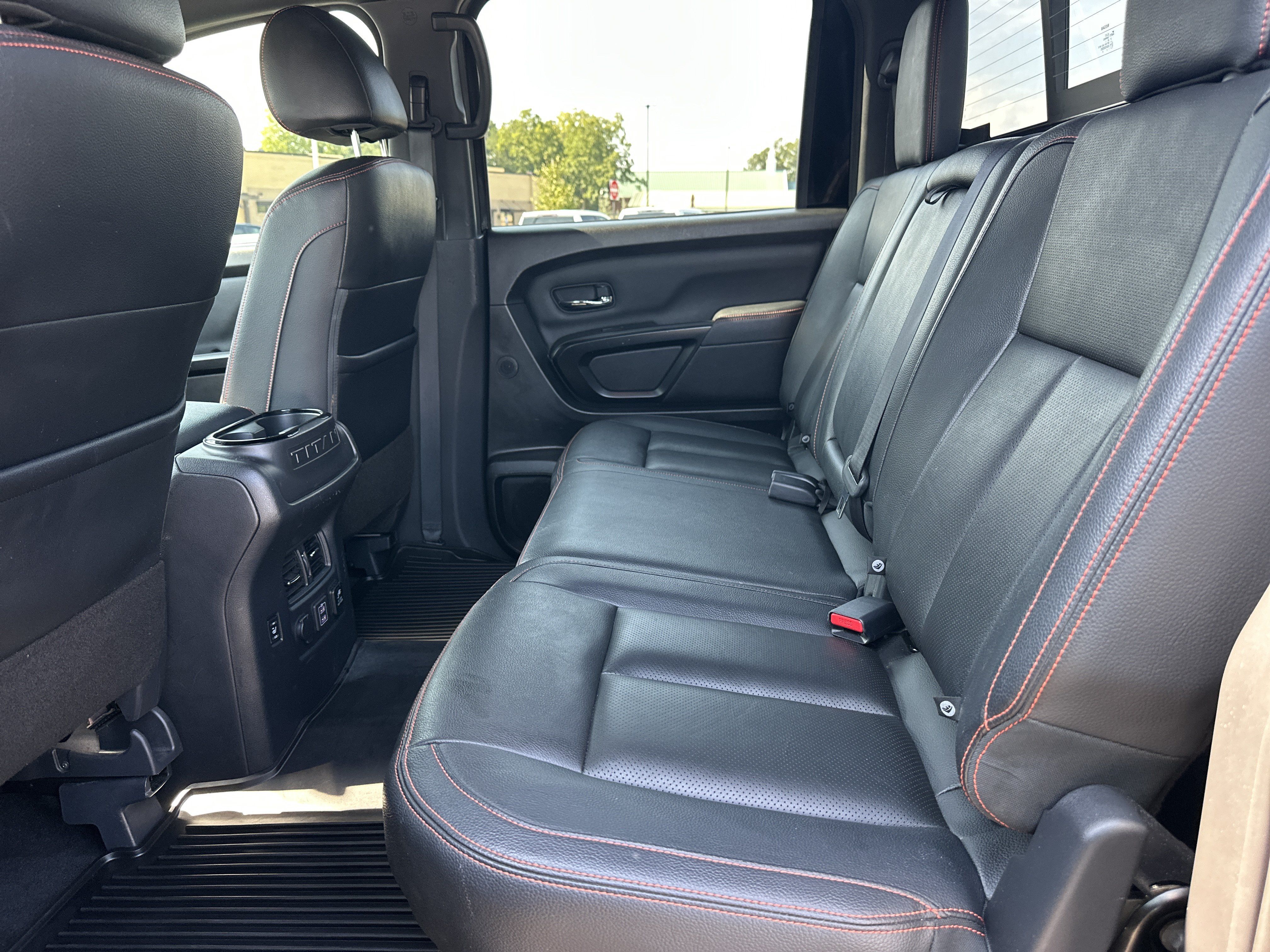Used 2024 Nissan Titan PRO-4X w/ Pro-4x Convenience Package AWD/4WD image 21