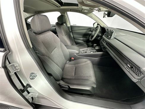 Used 2025 Honda Accord SE image 27