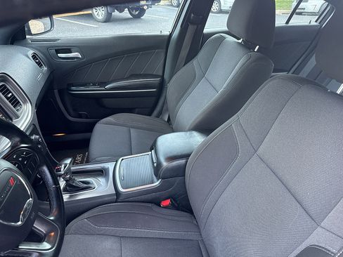 Used 2020 Dodge Charger SXT RWD image 28