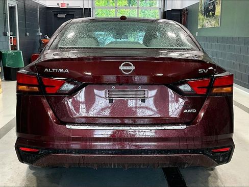 Used 2023 Nissan Altima 2.5 SV AWD/4WD image 5