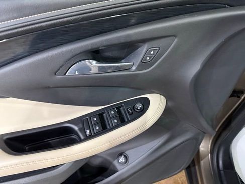 Used 2017 Buick Envision Preferred FWD image 12