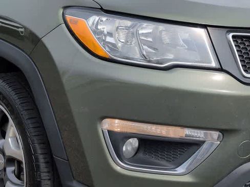 Used 2018 Jeep Compass Limited AWD/4WD image 11