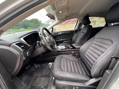 Used 2016 Ford Fusion SE w/ Equipment Group 201A AWD/4WD image 16