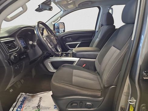 Used 2023 Nissan Titan SV w/ SV Convenience Package image 10