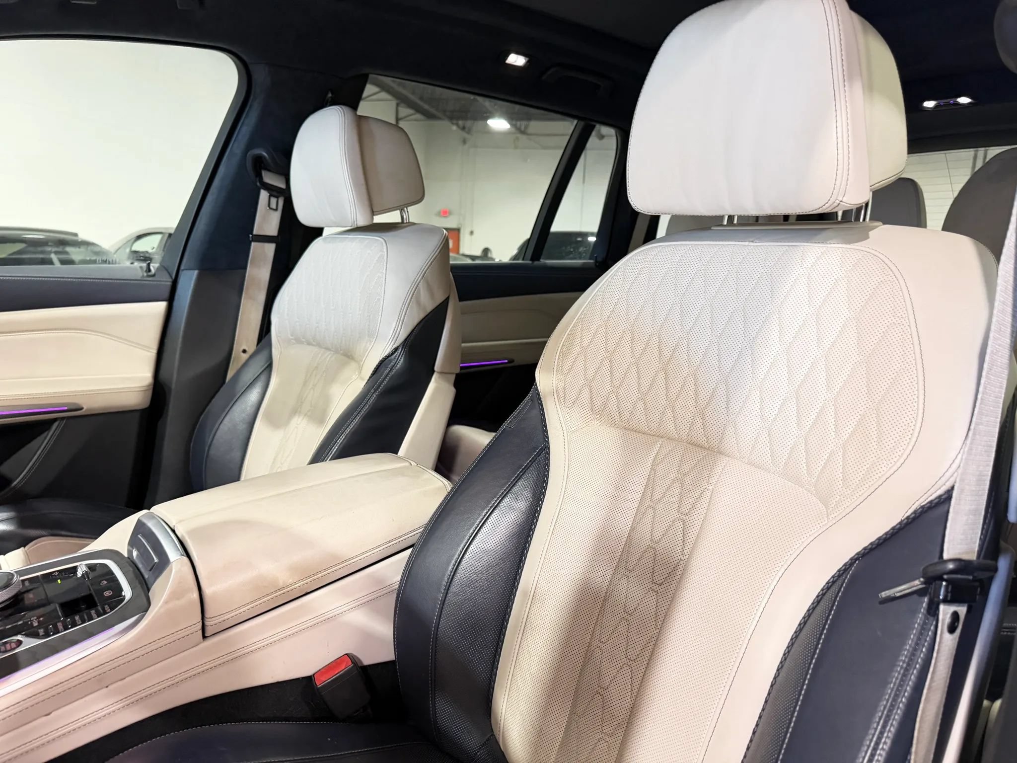 Used 2021 BMW X7 xDrive40i w/ M Sport Package AWD/4WD image 3