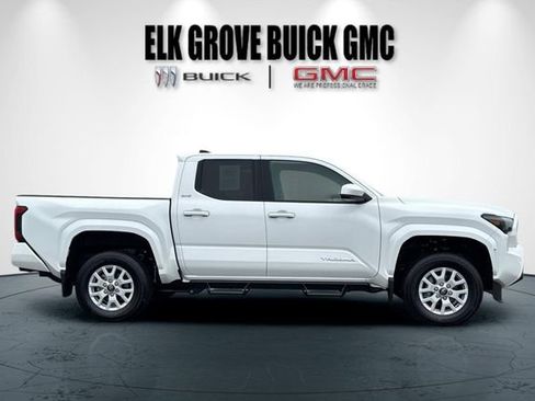 Used 2025 Toyota Tacoma SR5 image 3