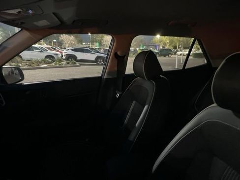 Used 2025 Hyundai Venue Limited image 6