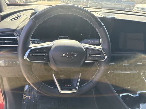 Used 2024 Chevrolet Traverse Z71 w/ Enhanced Driving Package image 18