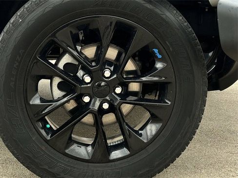 Used 2023 Jeep Wrangler Unlimited Sahara image 9