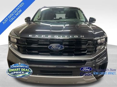 New 2026 Ford Expedition Platinum w/ Driver's Package image 7