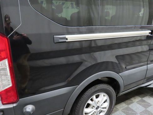 Used 2024 Ford Transit 350 XLT image 32