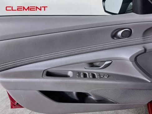 Used 2025 Hyundai Elantra SEL FWD image 26