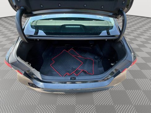 Used 2018 Toyota Camry LE FWD image 19