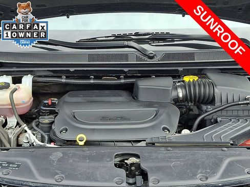 Used 2024 Chrysler Pacifica Limited FWD image 28