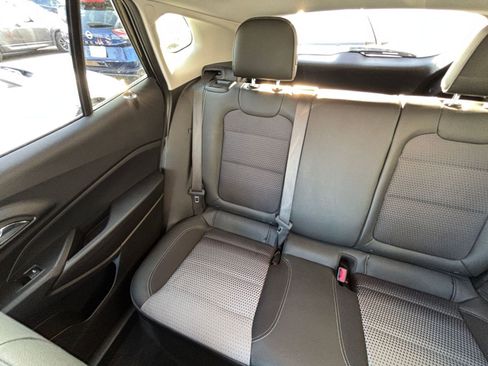 Used 2025 Chevrolet Trax LT image 44