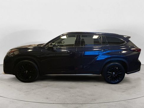 Used 2025 Toyota Highlander XSE AWD/4WD image 2