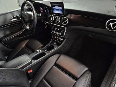 Used 2019 Mercedes-Benz CLA 250 image 28