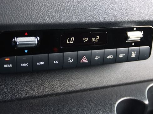 Used 2024 Mercedes-Benz Sprinter 2500 image 23