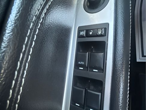 Used 2015 Jeep Compass FWD image 23