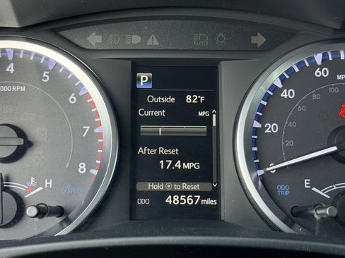 Used 2019 Toyota Highlander LE FWD image 20
