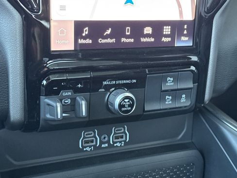 New 2026 RAM 1500 Laramie AWD/4WD image 19