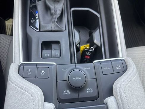 Used 2024 Toyota Grand Highlander AWD image 31
