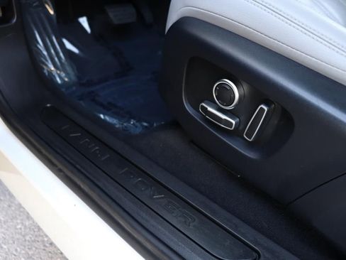 Used 2021 Land Rover Range Rover Evoque S image 16