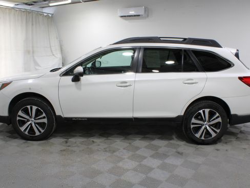 Used 2018 Subaru Outback 2.5i Limited AWD/4WD image 31