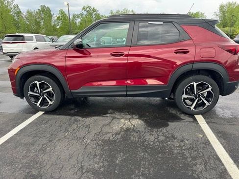 Used 2023 Chevrolet TrailBlazer RS w/ Sun and Liftgate Package AWD/4WD image 9