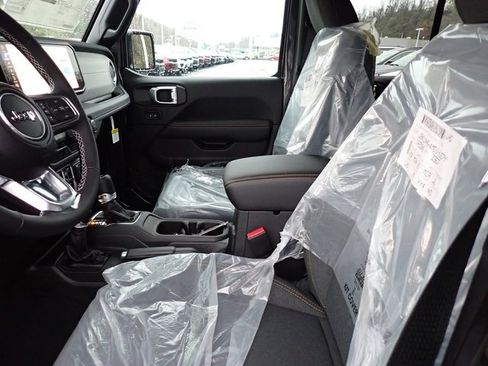 New 2025 Jeep Wrangler Sahara w/ Technology Group image 12