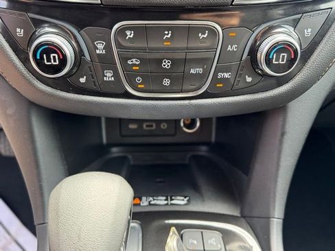 Used 2022 Chevrolet Equinox Premier FWD image 20