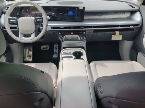 New 2026 Hyundai Ioniq 9 Calligraphy image 16