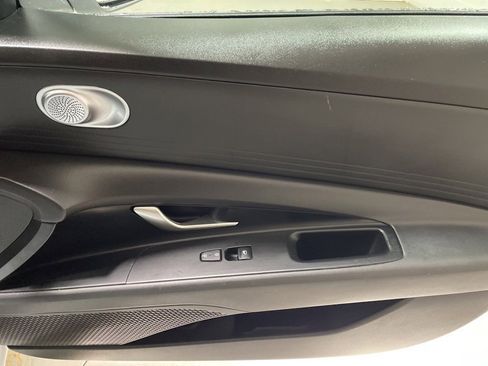 Used 2024 Hyundai Elantra SE image 14