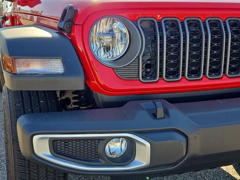 New 2025 Jeep Gladiator Sport image 3