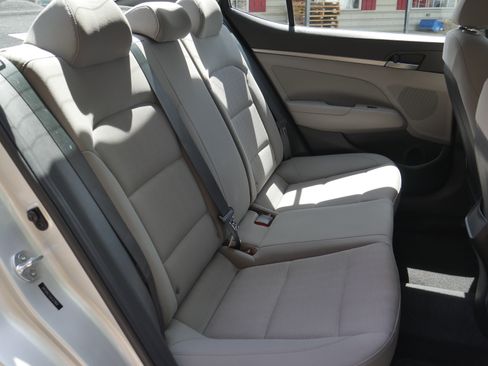 Used 2018 Hyundai Elantra SEL FWD image 23