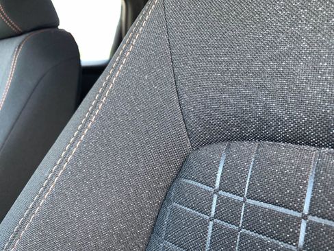 Used 2025 Honda HR-V Sport image 35