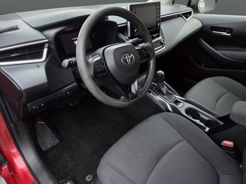 Used 2021 Toyota Corolla LE image 11
