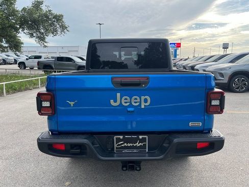 Used 2020 Jeep Gladiator Overland AWD/4WD image 6