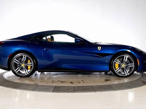 Used 2019 Ferrari Portofino image 11
