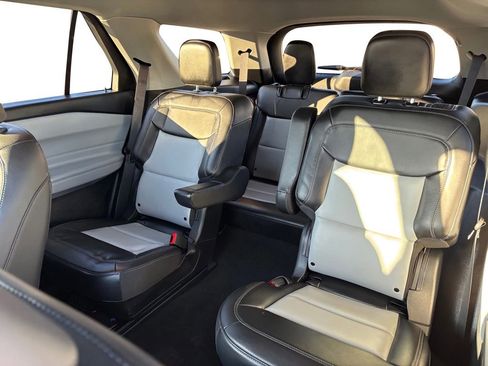 Used 2024 Ford Explorer XLT w/ Equipment Group 202A image 21