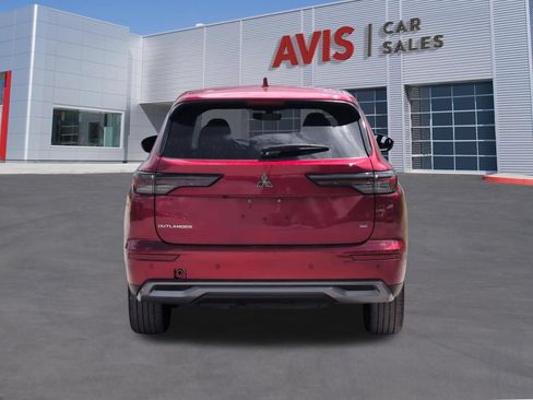 Used 2025 Mitsubishi Outlander SE FWD image 7